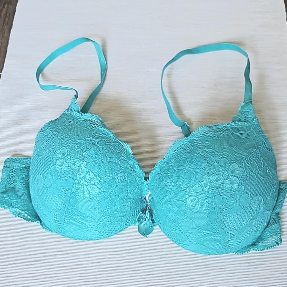 Victoria's Secret - Push up Bra - Size 34B